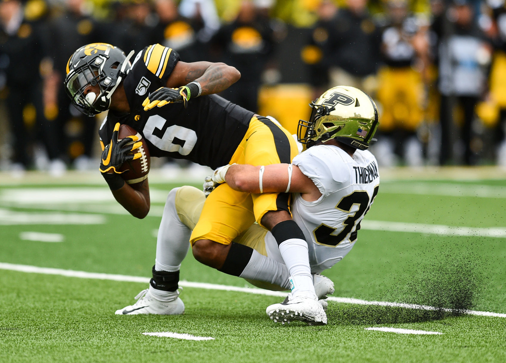 101919-qct-spt-purdue-ia-foot-043a.jpg